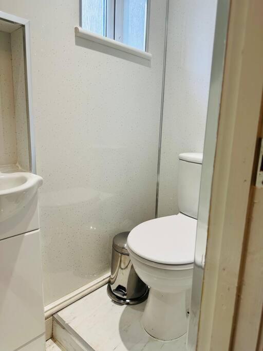 Modern 2 Bedroom Apt Derby City 外观 照片