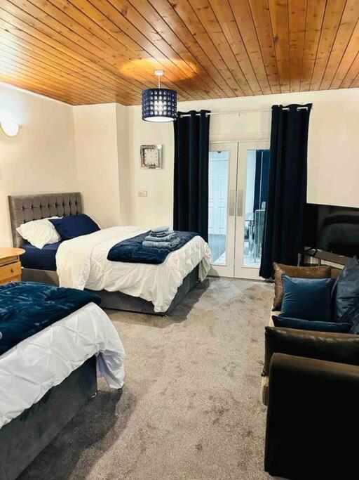 Modern 2 Bedroom Apt Derby City 外观 照片