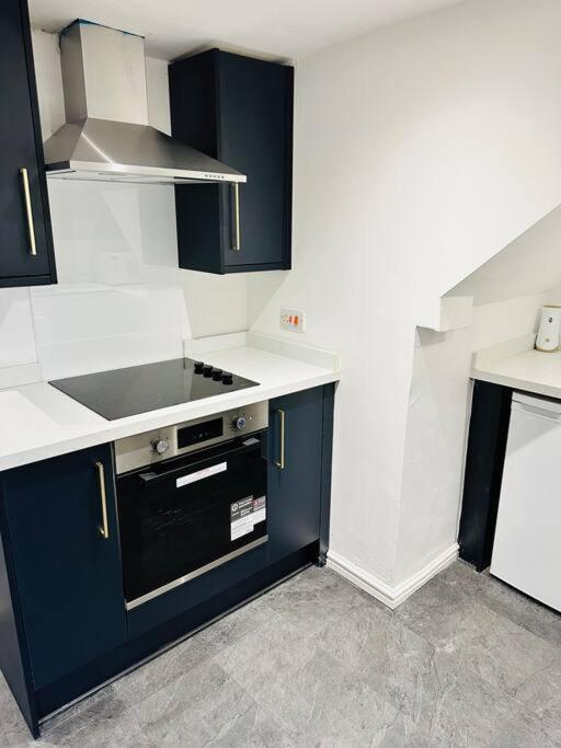 Modern 2 Bedroom Apt Derby City 外观 照片
