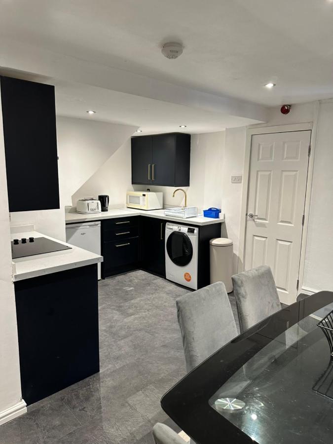 Modern 2 Bedroom Apt Derby City 外观 照片