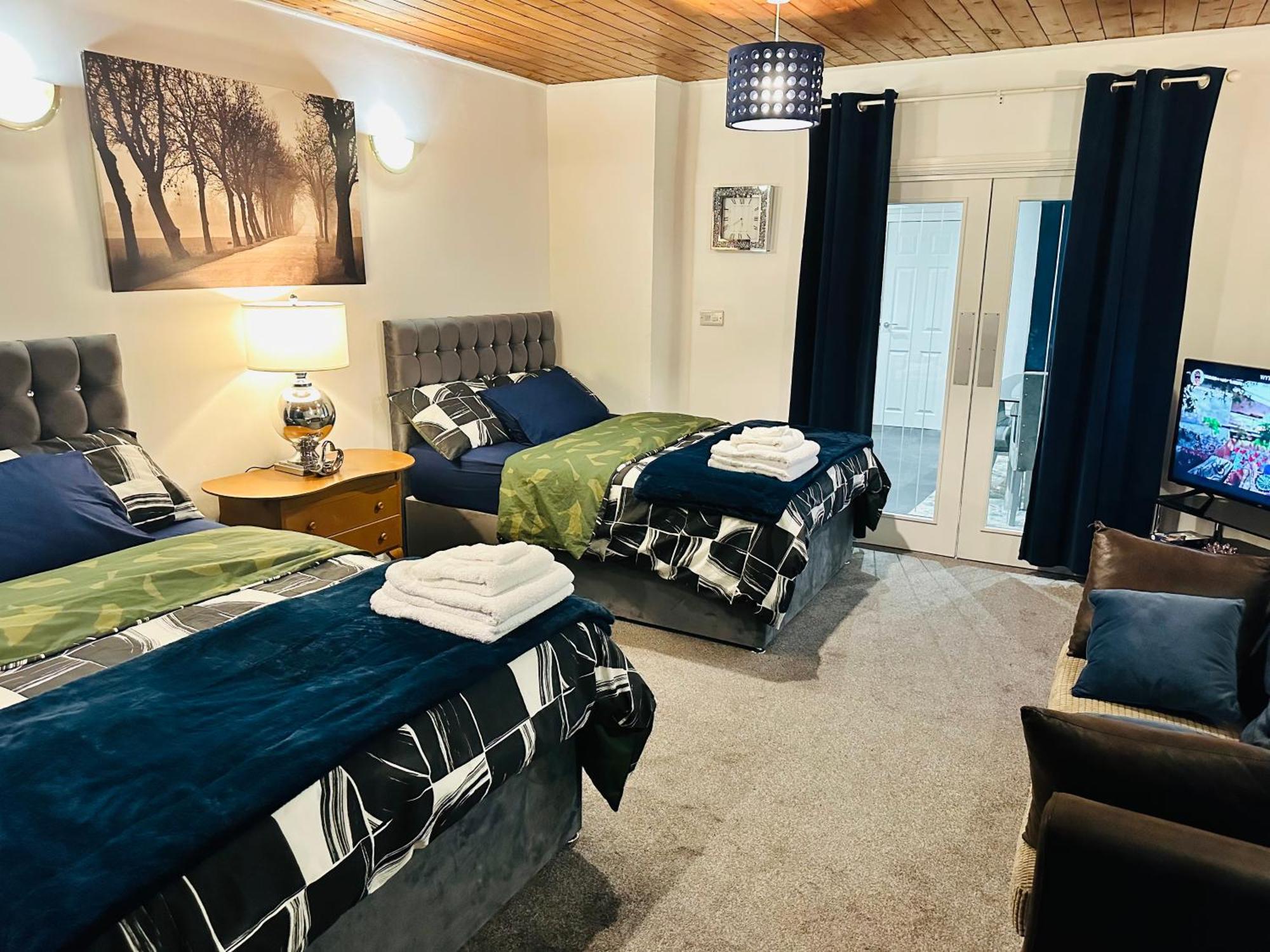Modern 2 Bedroom Apt Derby City 外观 照片