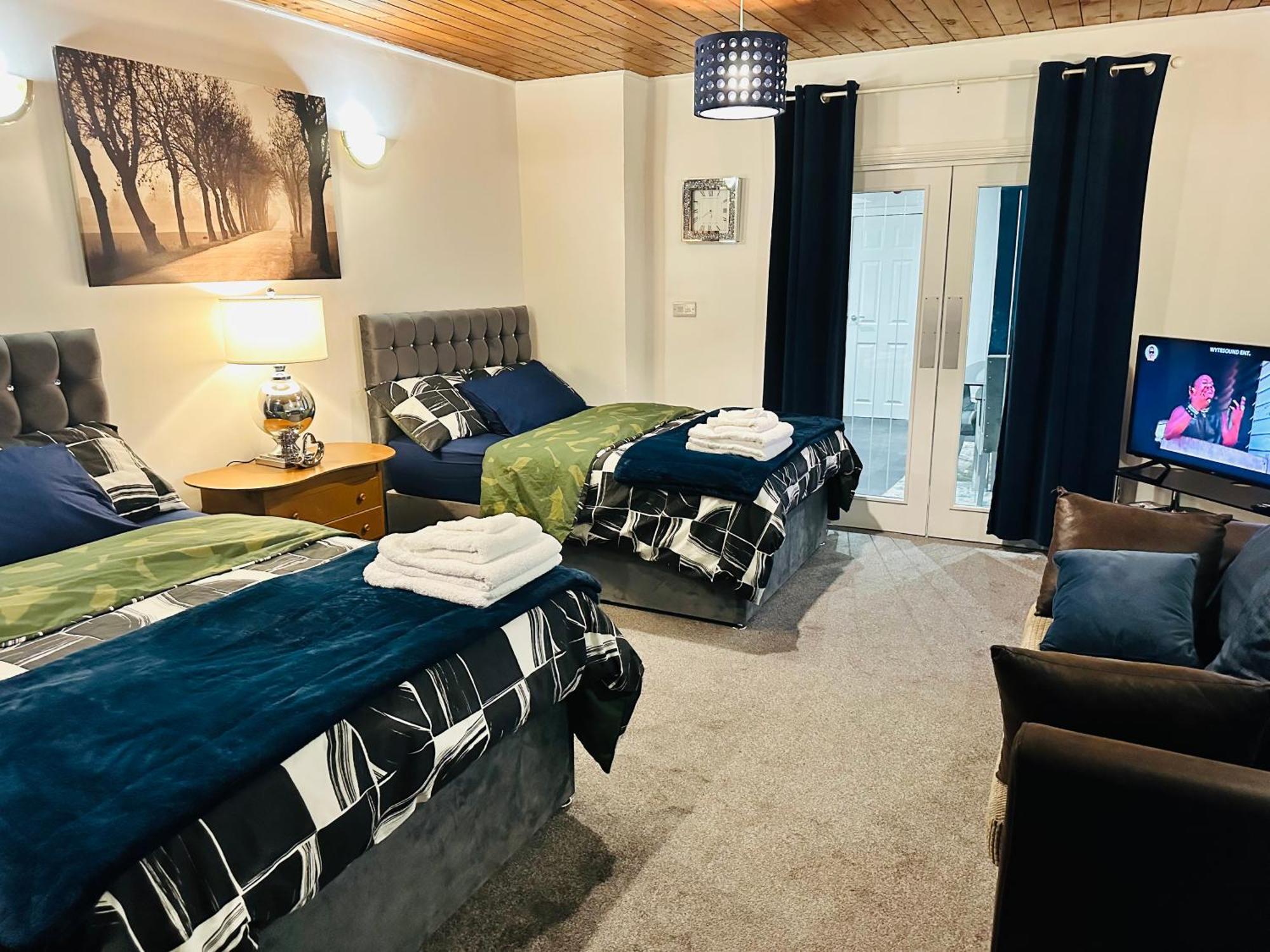 Modern 2 Bedroom Apt Derby City 外观 照片