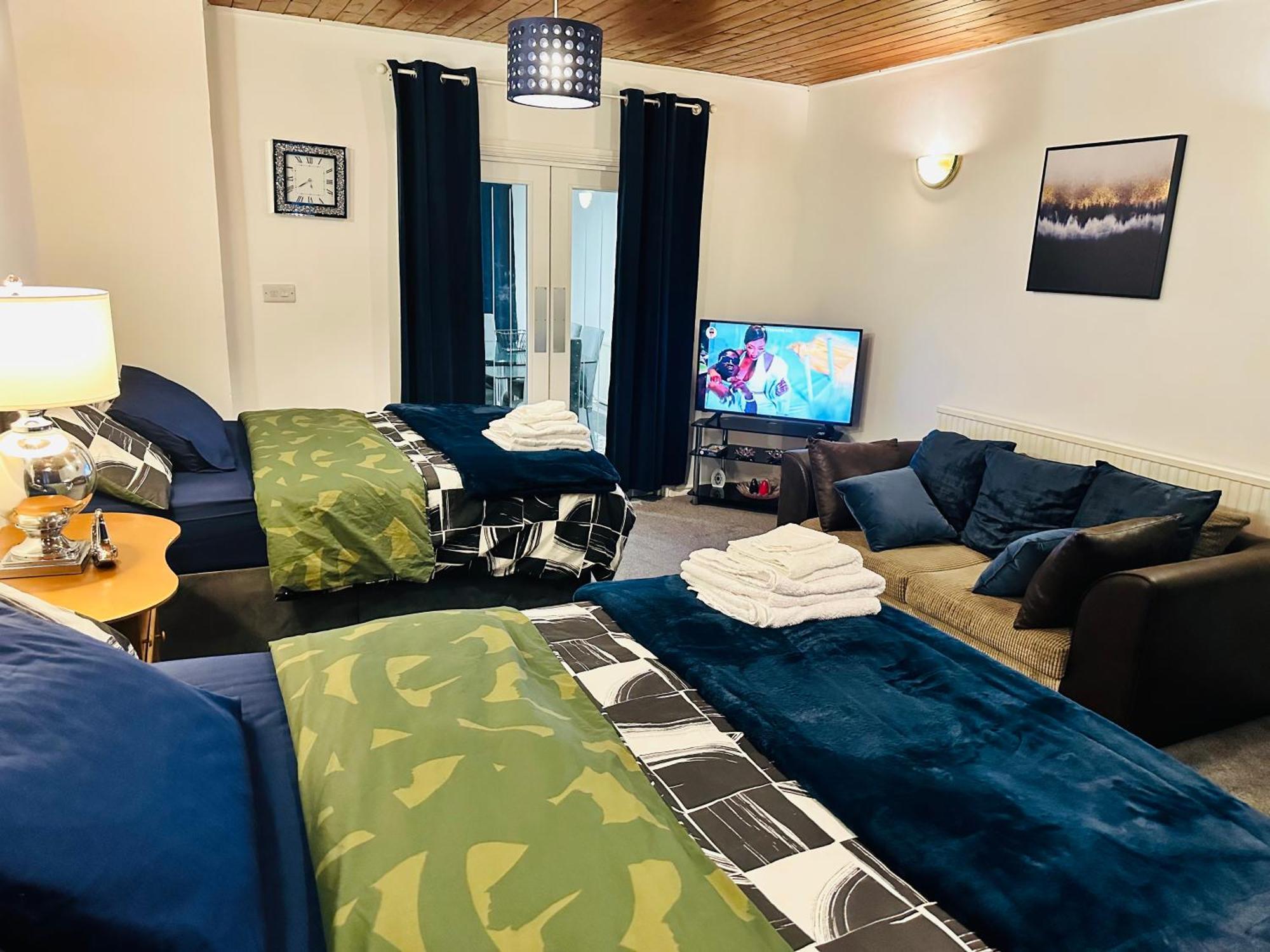 Modern 2 Bedroom Apt Derby City 外观 照片